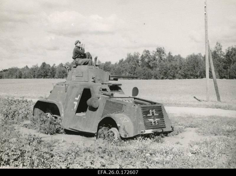 Saksa soomusauto Haljala ümbruses.