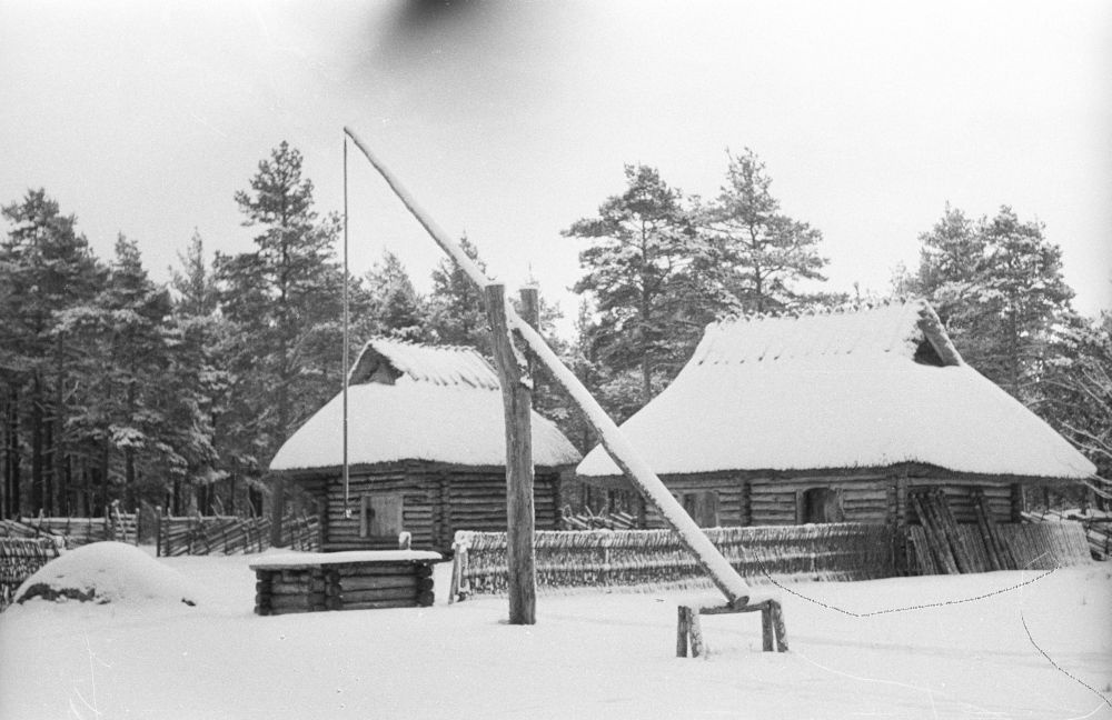 Köstriaseme talu talvine õuevaade.
