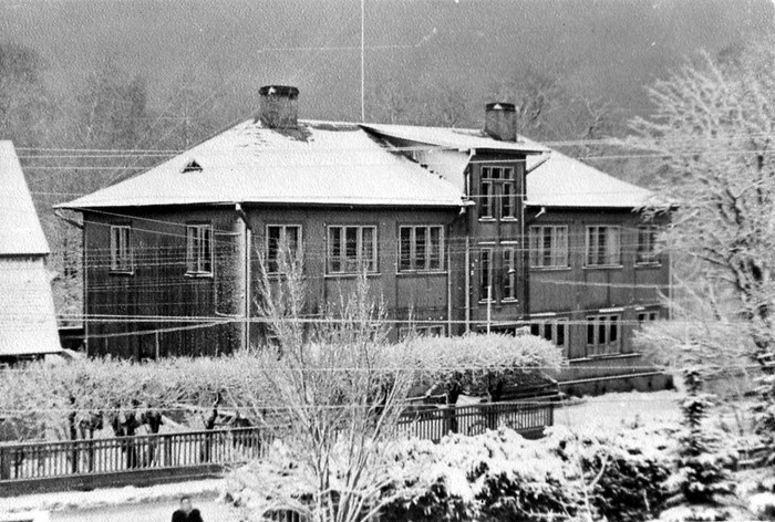 Photo. View of Kärdla pharmacy house in winter
