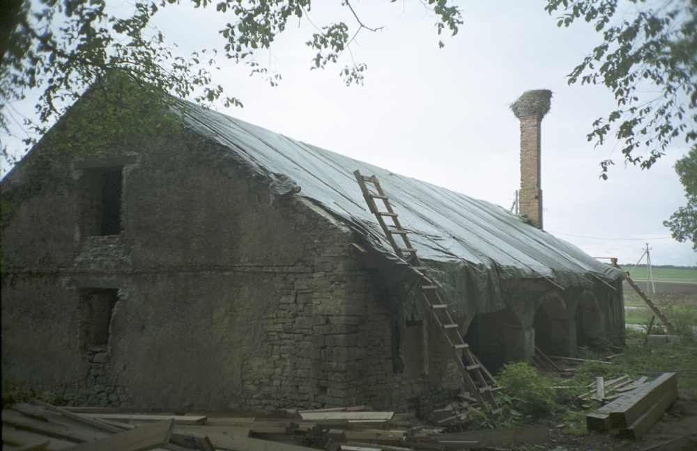 Röa mõisa ait