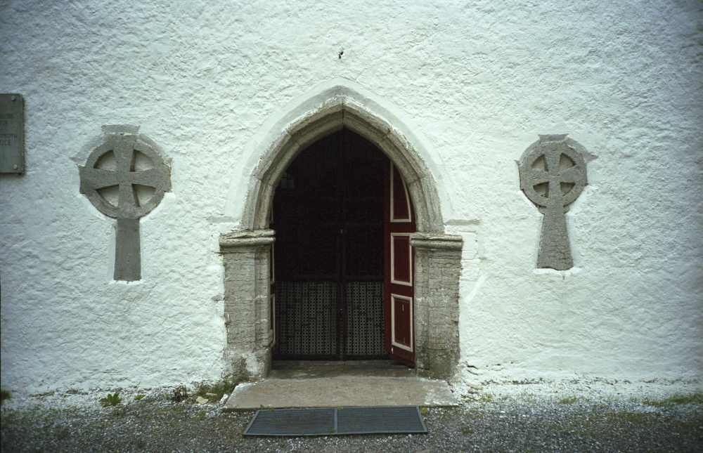 Kose Nikolai kiriku lääneportaal