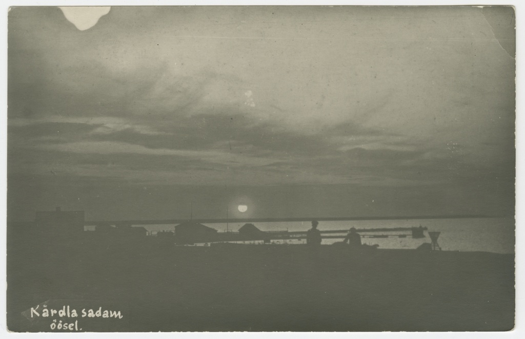 Kärdla port at night