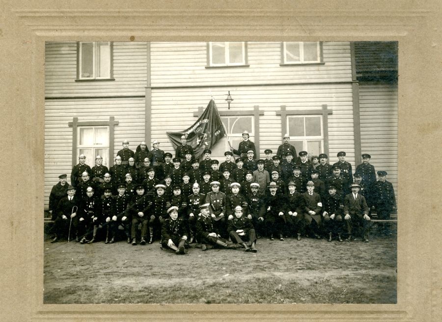 Members of the Elva Free Willing Fire Society on the 20th anniversary of the Society.