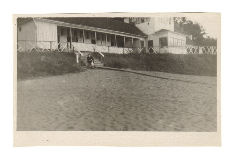 Elva Verevi lake swimming pool building