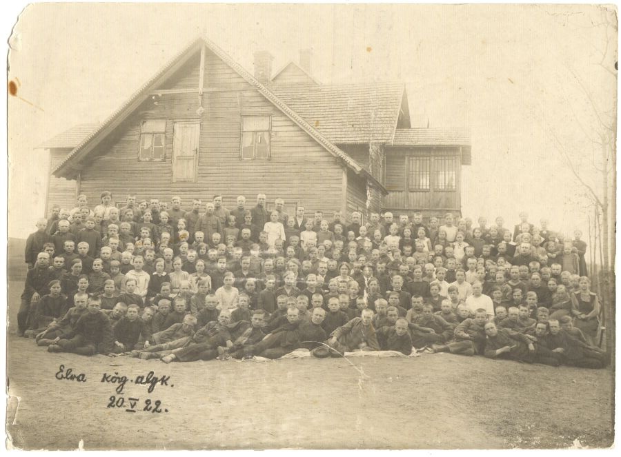 Photo Elva Higher Primary School students 20. 05. 1922