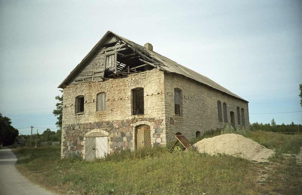 Pikevere seltsimajaks kavandatud hoone