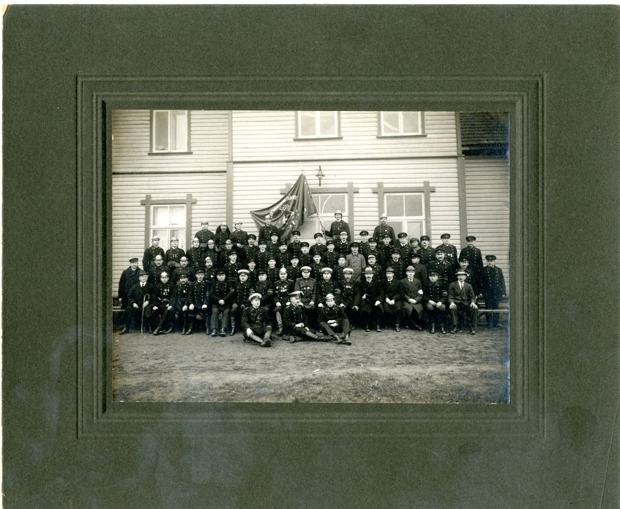 Members of the Elva Free Willow Firemen Society in 1926.