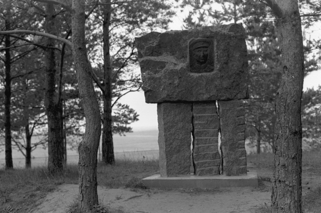 Elva. Memorial to Major General Potapovi.