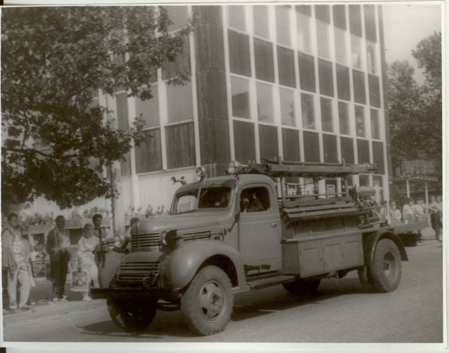 Photo UNIC cars at Paide Keskväljak 1987