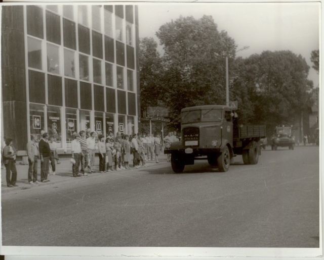 Photo UNIC cars at Paide Keskväljak 1987