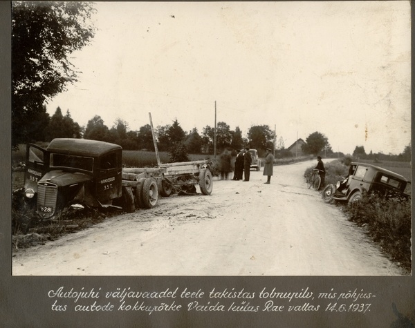Photo Car Clash in Vaida village in 1937