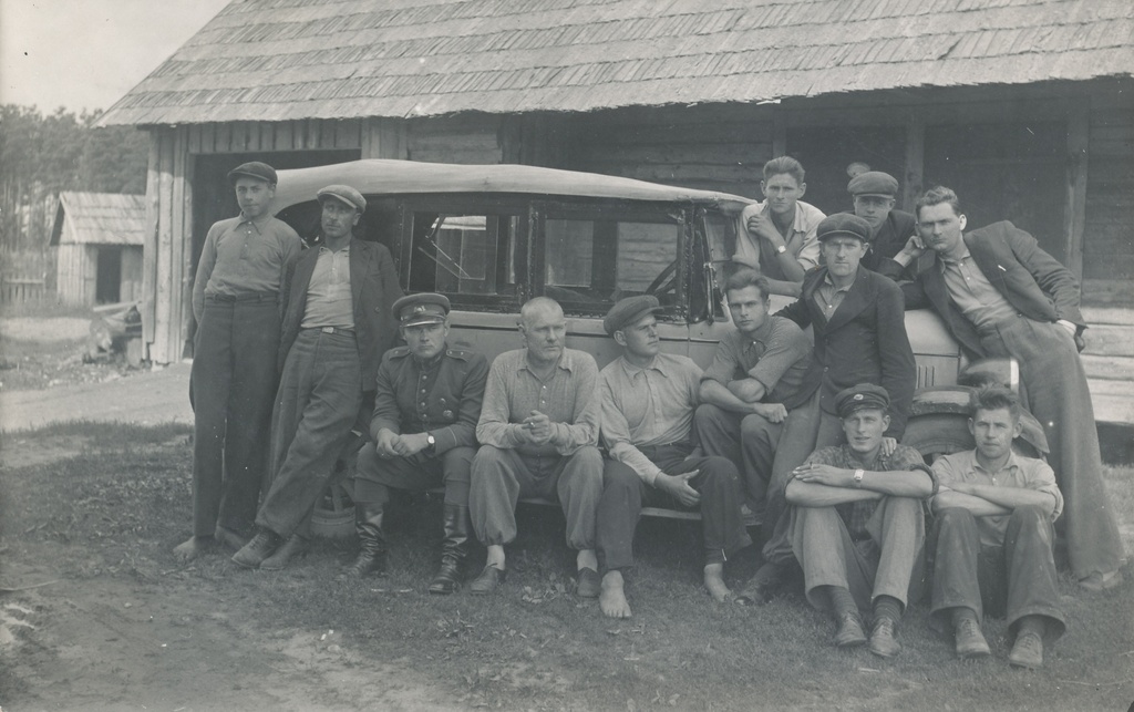 Photo. Participants in drivers' courses in some 1937. July 30 - September 8, at the outskirts of some railway station at Simeon Kann's house.