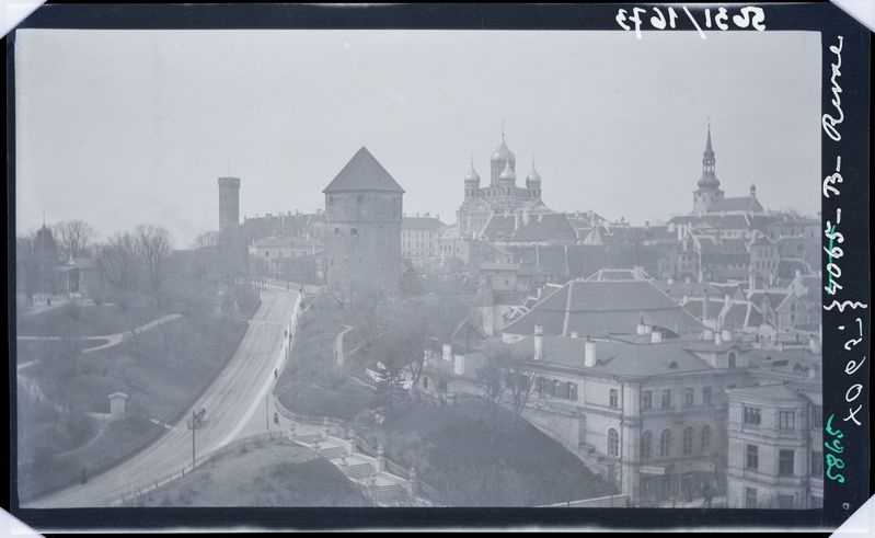 Vaade Jaani kiriku tornist Toompea suunas