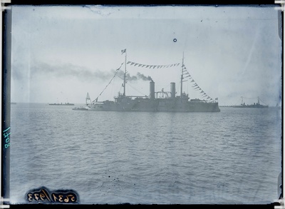 Sõjalaevad Tallinna reidil  duplicate photo