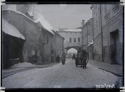 Tallinn, Suur Rannavärav, vaade Pikalt tänavalt.  duplicate photo