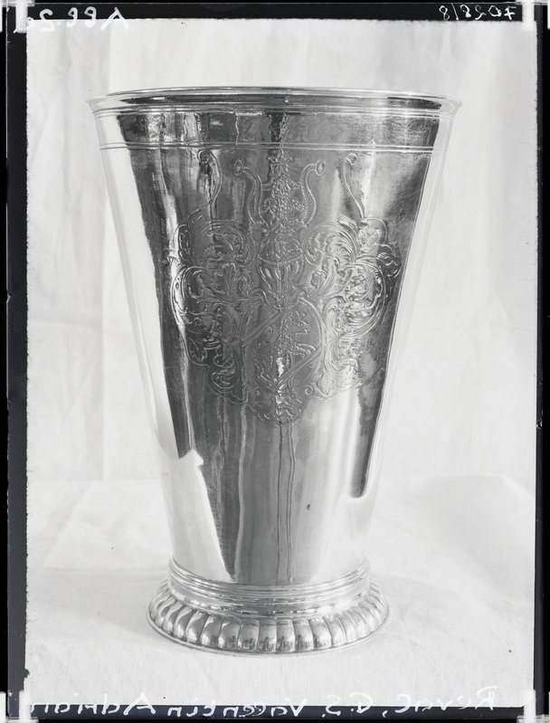 Hõbedast vaas, G.S.Valentin Adrian