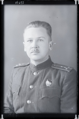 Eesti Laskurkorpus. Herman Kriimann (?), Jaani poeg, Sündinud 1913; kapten. SM ajal 917 (?) sap. pat. ülema asetäitja poliitalal. Eesti partisanide eriülesannetega üksuse ülema asetäitja poliitalal.  duplicate photo