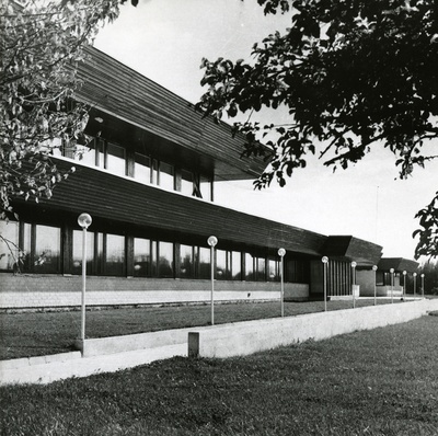 Linda Colhose Centre building, 2 views of the building. Architect Toomas Rein  similar photo