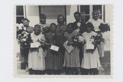 Kolga-Jaani 7.kl. kooli 7. klassi lõpetajad 1959./60. õppeaastal  duplicate photo