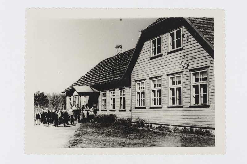 Tõrenurme Algkool inimestega esiplaanil