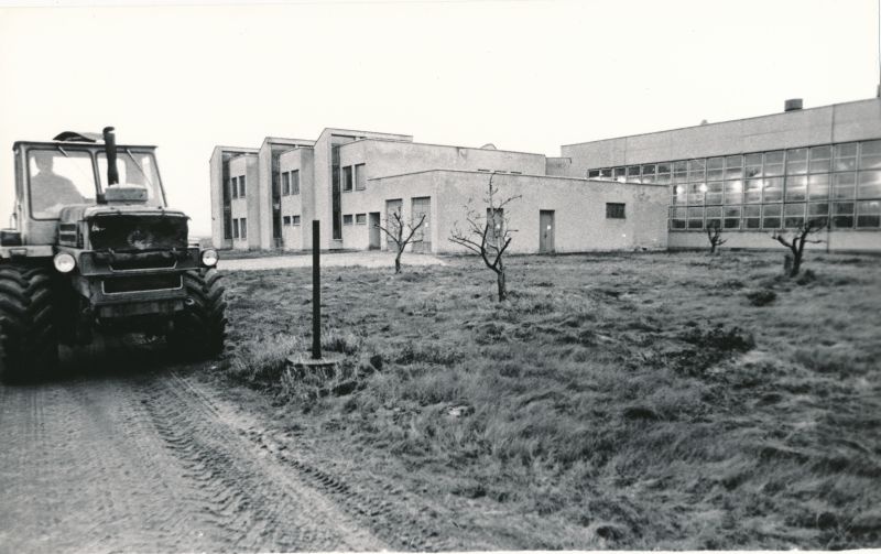 Photo. The Kehra sovhose of the Harju district was given the second stage of the operation of the machine centre. The complex has a garage with an area of 2,000 square meters, car maintenance workshop and repair hall.