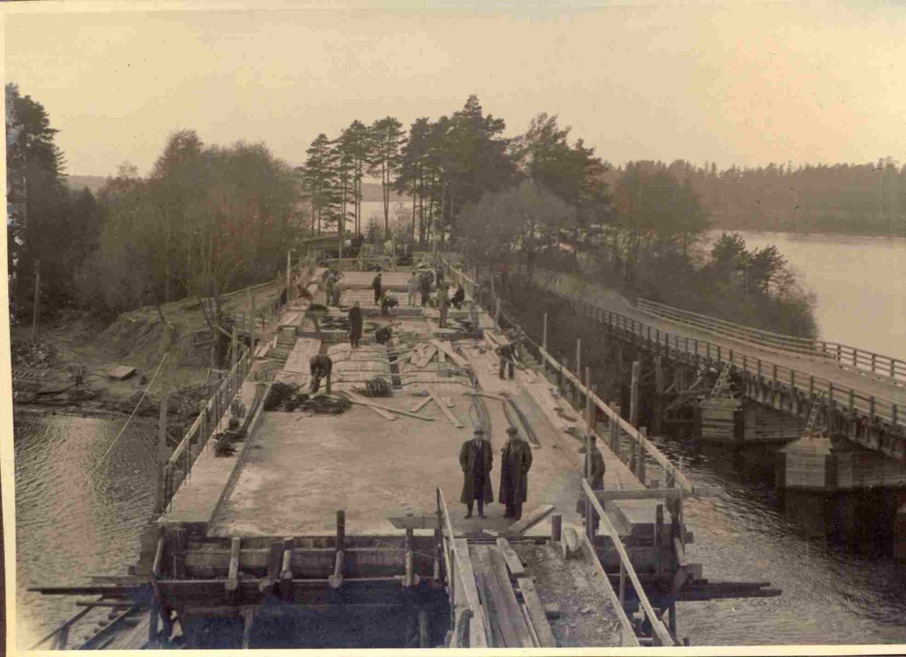 Photo Sindi-Lodja reinforced concrete bridge construction