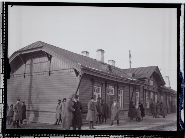 People at Antsla Railway Station waiting for the seed fruit exhibition train