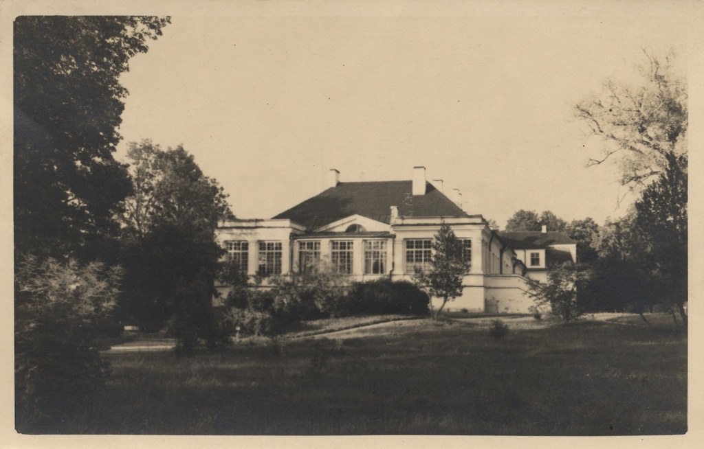 V[ana]-antsla Household School