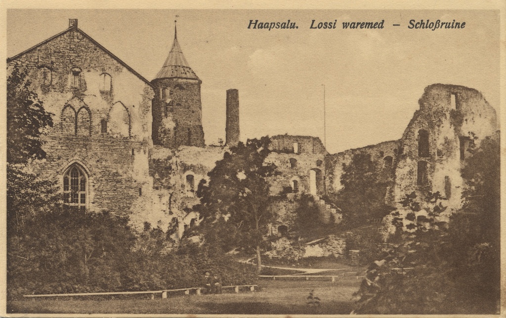 Haapsalu : castle waremed = Snakes