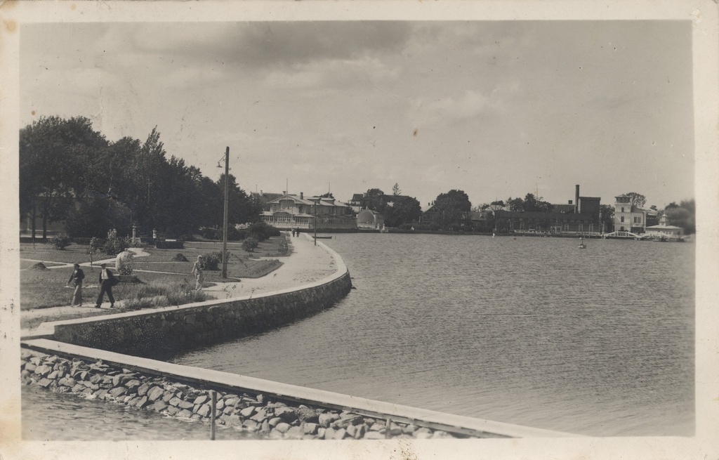 [haapsalu promenade]