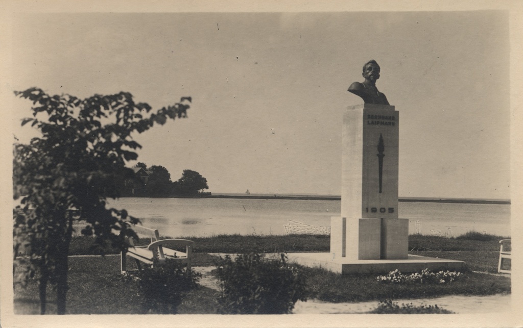 [bernhard Laipmann's Eye of Haapsalu]