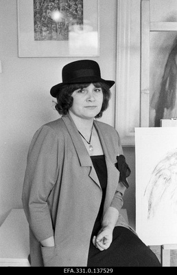 Eesti NSV teeneline kunstnik, graafik Silvi Liiva.  duplicate photo