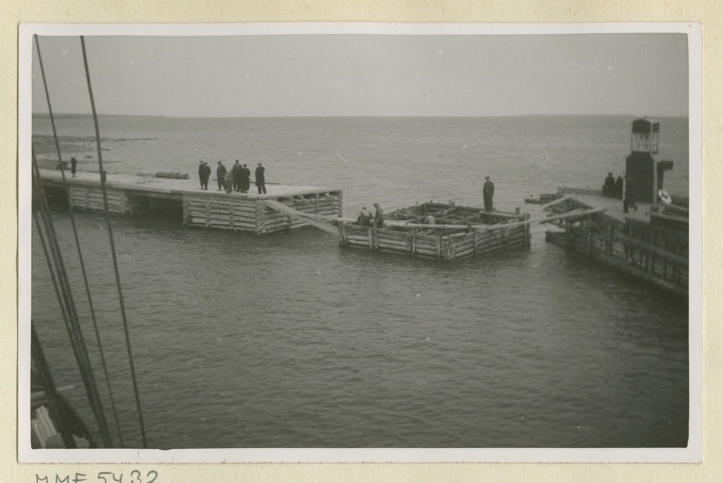 Orissaare Harbour for Repair