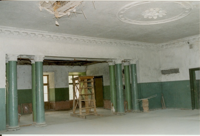 Paint photo Kirna Manor 1998