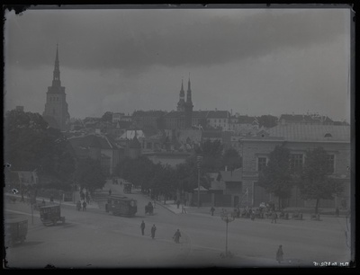 Vaade Viru tänav 1 ja Pärnu maantee ristumiskohale.  duplicate photo