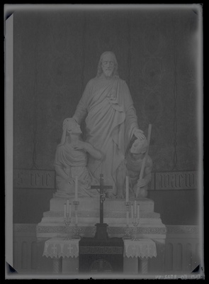 A. Adamson - Tartu Pauluse kiriku altarigrupp "Kristus Maarja Magdaleena ja pimedaga".  similar photo