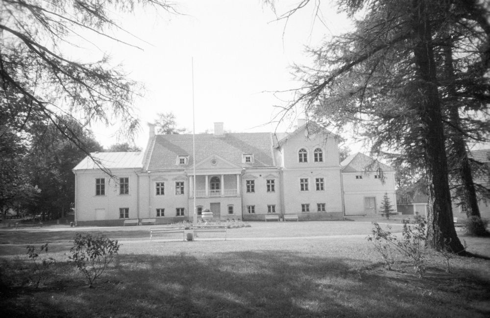 Front of the main building of Vihula Manor