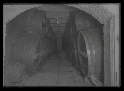 Saku Õlletehas, laagerdusruumi seestvaade.  duplicate photo