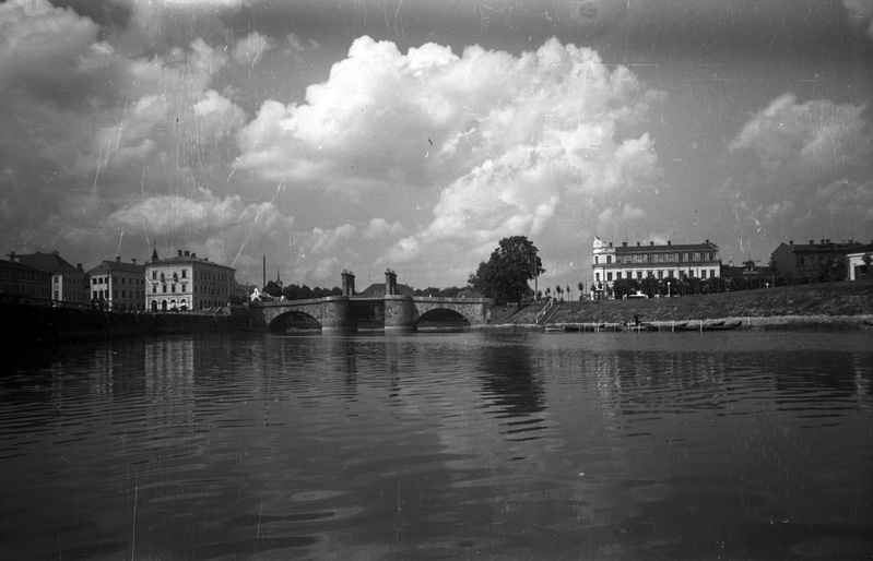 Kivisild ja Emajõgi