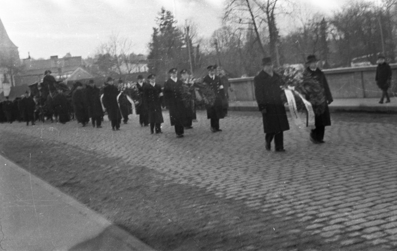 Matuserongkäik sillal? (matus)