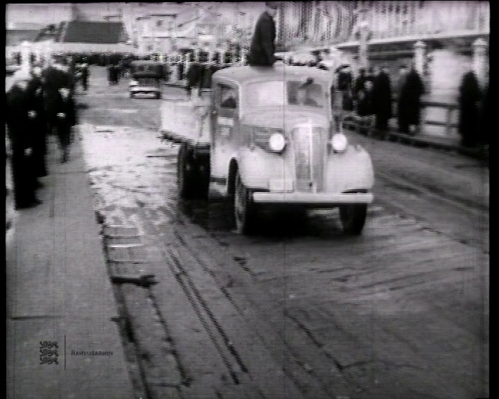 Frame from "Pärnu Suursilla Opening (Estonian Cultural Film Circle No. 36)" 0:00:27.401
