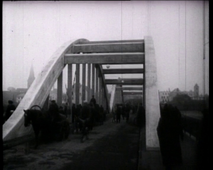 Frame from "Pärnu Suursilla Opening (Estonian Cultural Film Circle No. 36)" 0:02:14.960