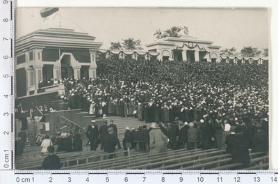 Singers and singers  duplicate photo