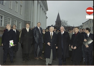 Ungari Vabariigi presidendi külaskäik Tartu Ülikooli, 13. dets.2000  similar photo