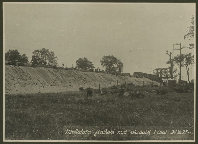 Construction of the viaduct of the Paldiski highway.