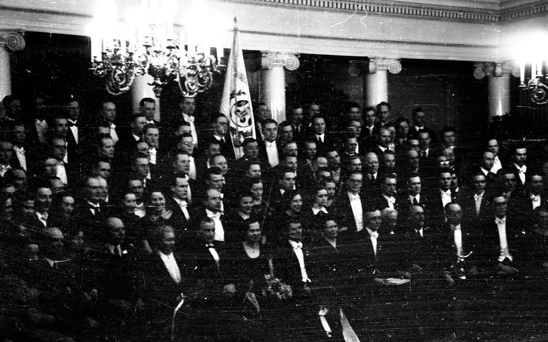 Tartu Akadeemiline Meeskoor TÜ aulas koos külalistega