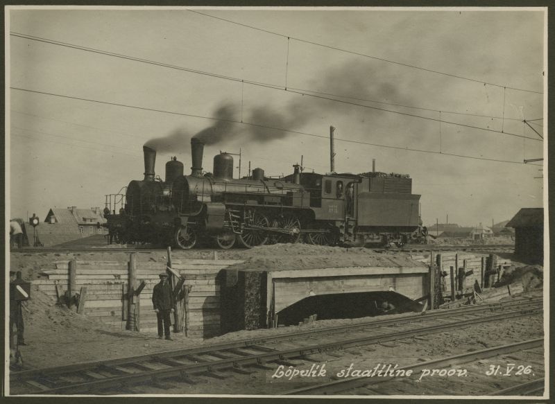 Construction of grass street viaduct.