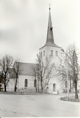 foto, Paide kirik 1990-ndatel a.  similar photo