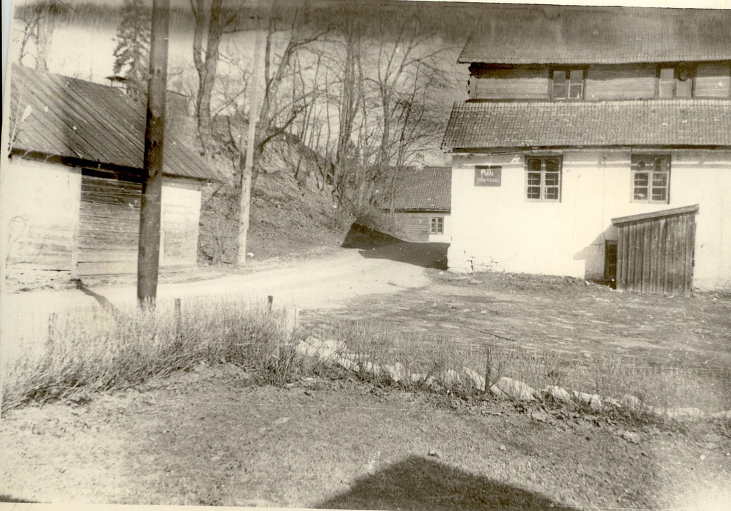 foto, Paide jahuveski Parkali  tänaval 1950-60-ndatel a.