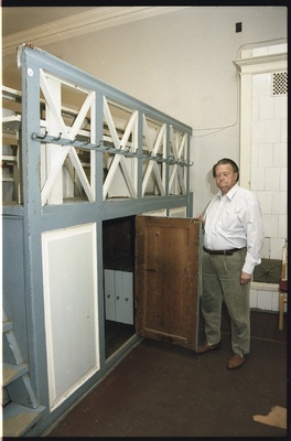 TÜ peahoone ajalooline keemiaauditoorium (128) 2001. aasta kevadel  similar photo